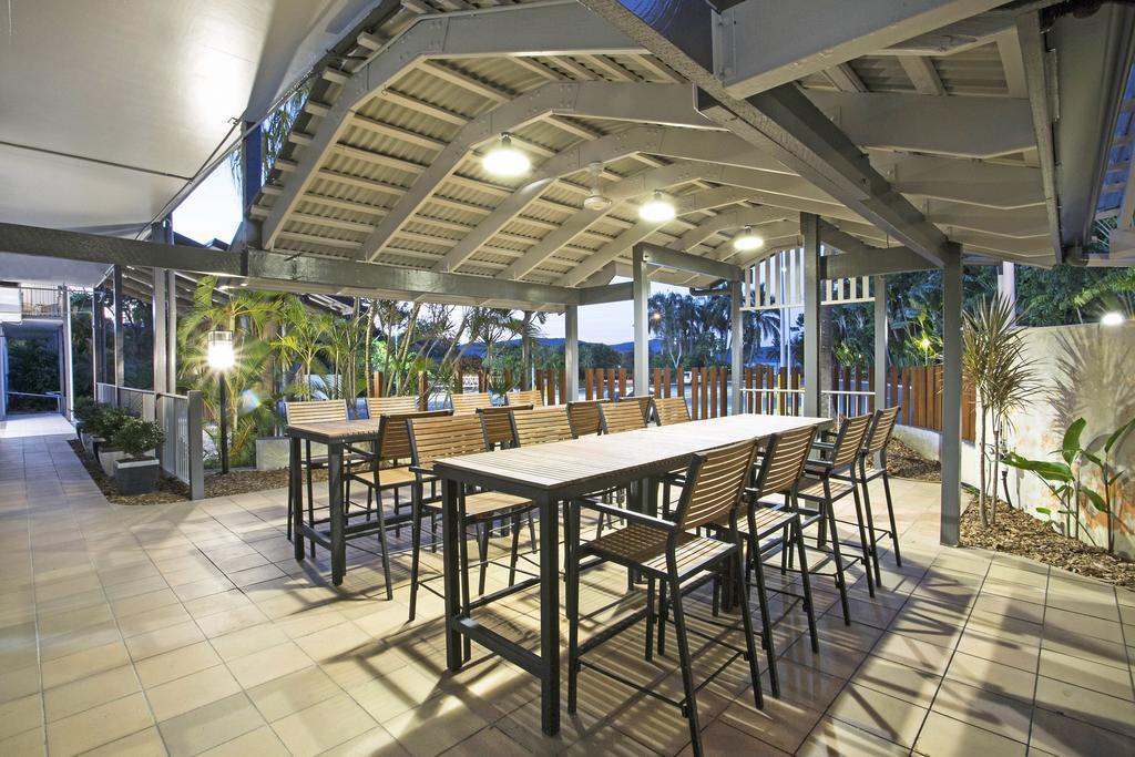 มันตรา คลับ คร็อก แอร์ลี บีช Hotel แอร์ลีบีช ภายนอก รูปภาพ